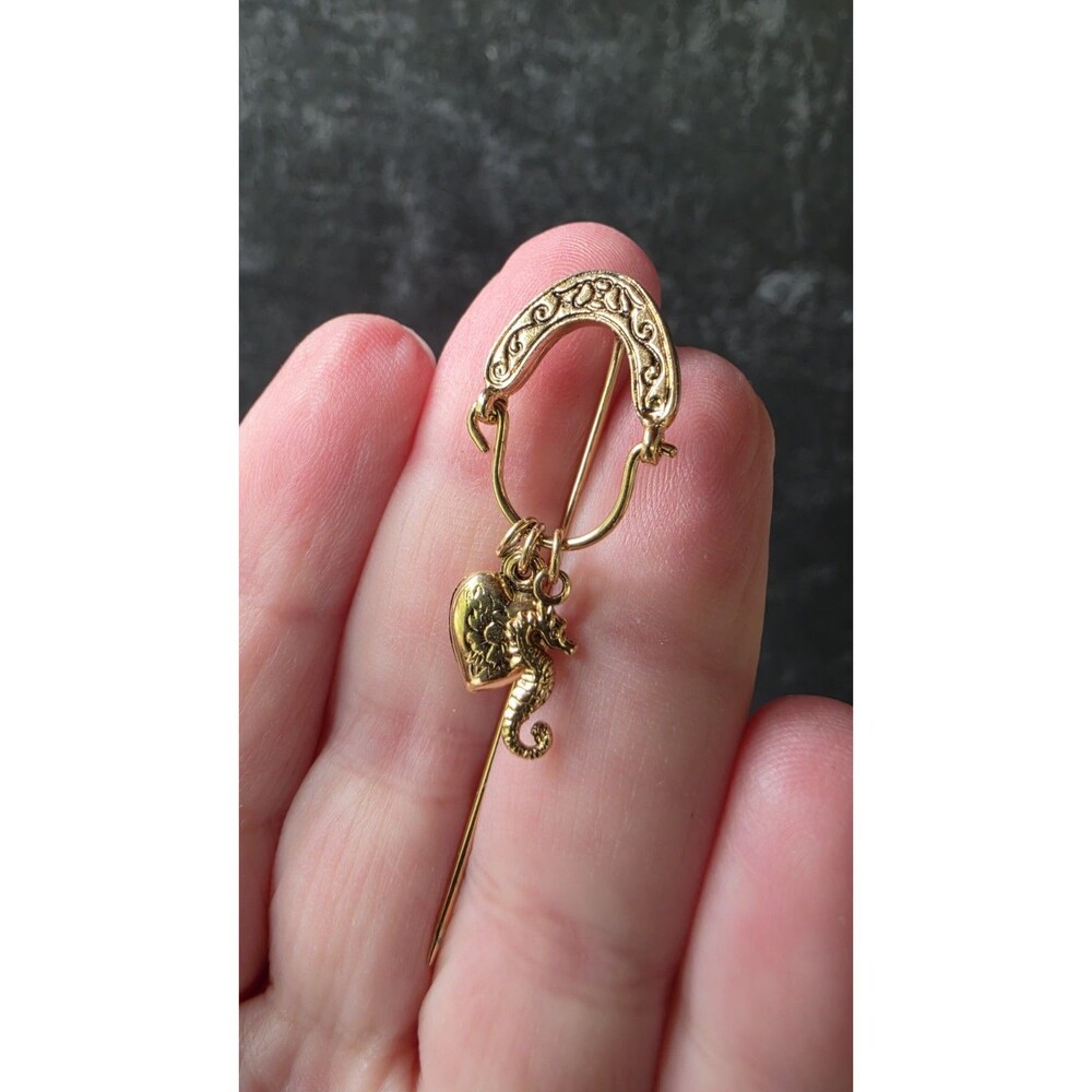 Dangling Heart & Seahorse Charm Gold Tone Metal Stick Pin Vintage READ